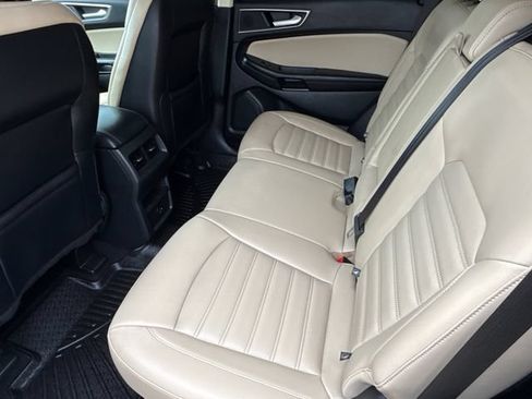 Used 2022 Ford Edge SEL AWD/4WD image 17