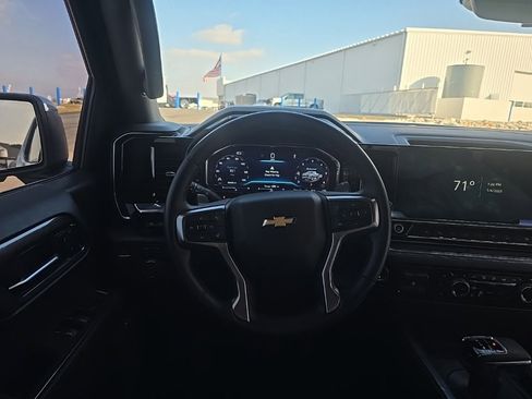 Used 2024 Chevrolet Silverado 1500 LTZ image 2