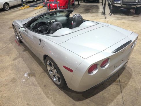 Used 2007 Chevrolet Corvette Convertible w/ Preferred Equipment Group image 16