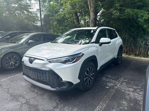 Used 2024 Toyota Corolla Cross AWD Hybrid w/ Moonroof Package image 3