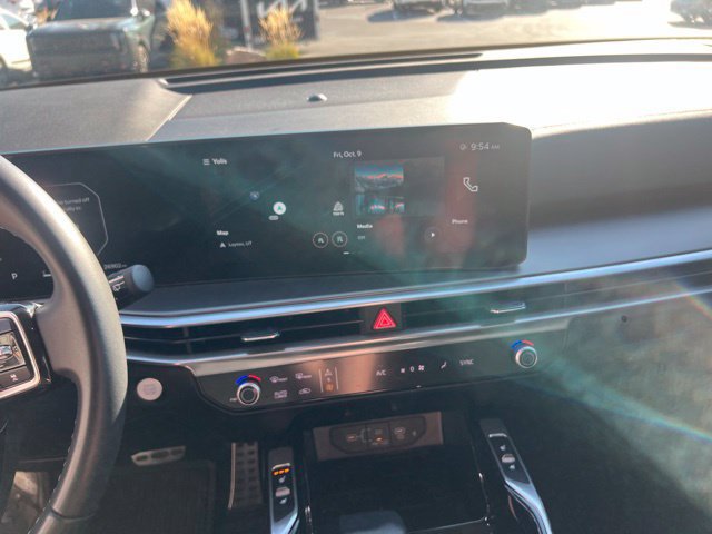Used 2025 Kia Sorento SX FWD image 8