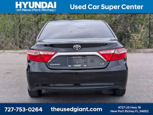 Used 2015 Toyota Camry LE FWD image 4