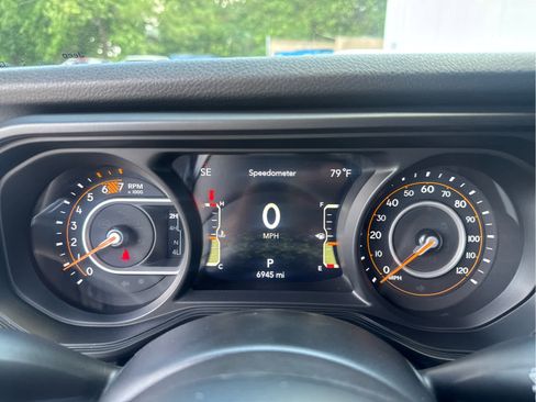 Used 2025 Jeep Wrangler Sport AWD/4WD image 26