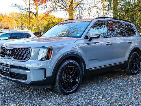 Used 2023 Kia Telluride EX X-Line image 3