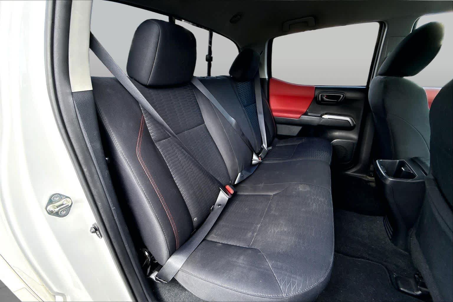 Used 2017 Toyota Tacoma SR5 RWD image 17