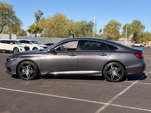 Used 2022 Honda Accord Touring image 3
