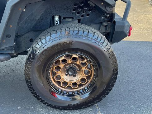 Used 2017 Jeep Wrangler Unlimited Sport w/ Quick Order Package 24S AWD/4WD image 36