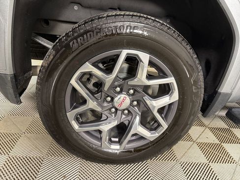 Used 2023 GMC Sierra 1500 SLT w/ SLT Premium Plus Package image 31