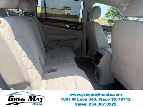 Used 2024 Volkswagen Atlas SE w/ Panoramic Sunroof Package FWD image 30
