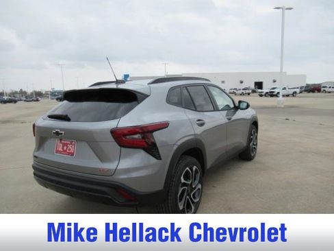 Used 2026 Chevrolet Trax RS w/ Driver Confidence Package image 3