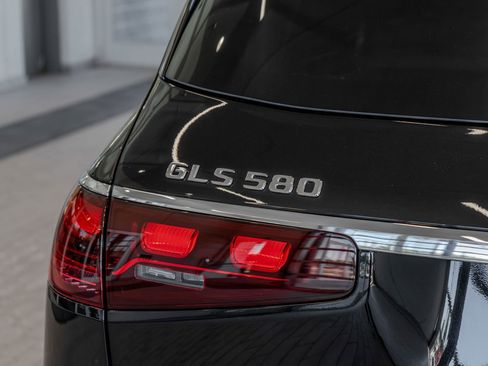 New 2026 Mercedes-Benz GLS 580 4MATIC image 22