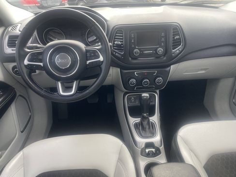 Used 2018 Jeep Compass Latitude image 6