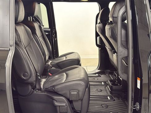 Certified 2025 Toyota Sienna Limited image 18