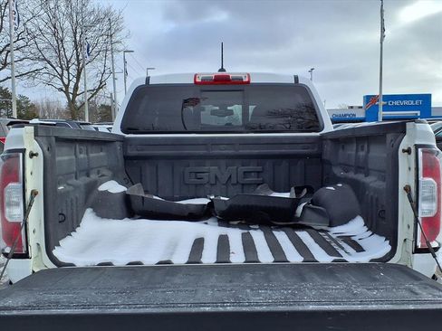 Used 2020 GMC Canyon SLE w/ SLE Convenience Package image 10