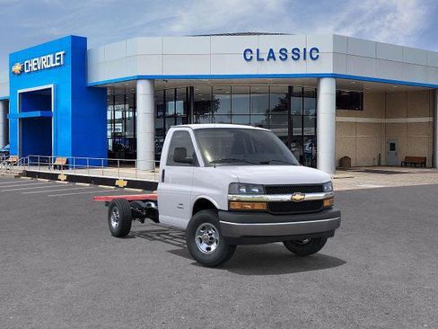 New 2025 Chevrolet Express 3500 w/ Power Convenience Package image 33