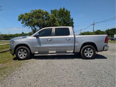 Used 2022 RAM 1500 Laramie AWD/4WD image 9