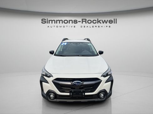 Used 2024 Subaru Outback Premium AWD/4WD image 8