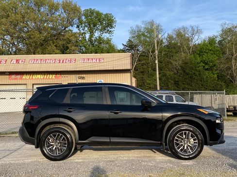 Used 2023 Nissan Rogue S image 4