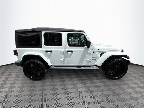 Used 2021 Jeep Wrangler Unlimited Sahara image 9