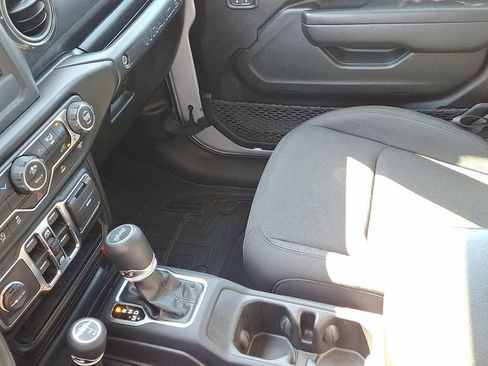 Used 2022 Jeep Wrangler Unlimited Sport AWD/4WD image 32