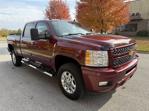 Used 2013 Chevrolet Silverado 2500 LTZ w/ LTZ Plus Package image 4