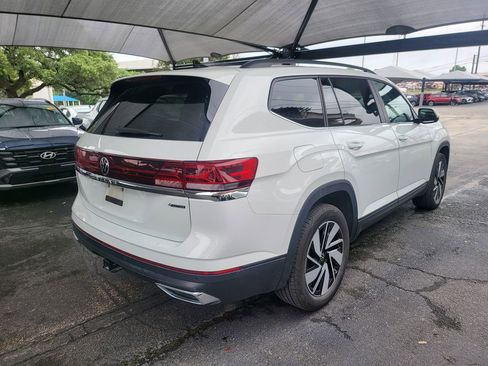 Used 2025 Volkswagen Atlas SE AWD/4WD image 8