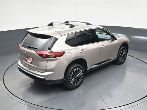 Used 2025 Nissan Rogue Platinum w/ Platinum Premium Package FWD image 29