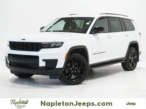 Certified 2024 Jeep Grand Cherokee L Altitude image 1