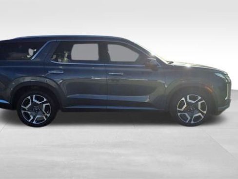Used 2023 Hyundai Palisade Limited w/ Cargo Package image 9