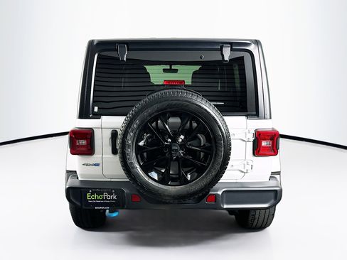 Used 2023 Jeep Wrangler Unlimited Sahara w/ Cold Weather Group AWD/4WD image 7