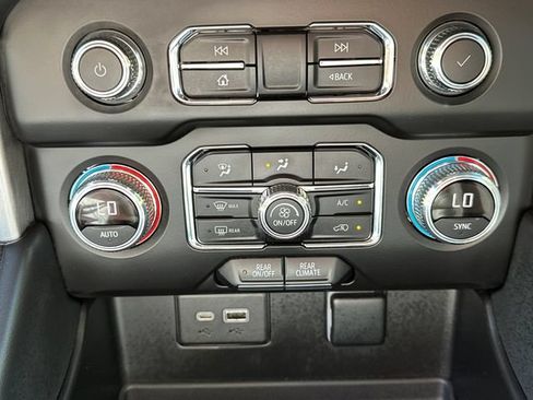 Used 2022 GMC Yukon SLE AWD/4WD image 35