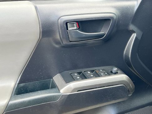 Used 2020 Toyota Tacoma SR5 w/ Blackout Package image 13