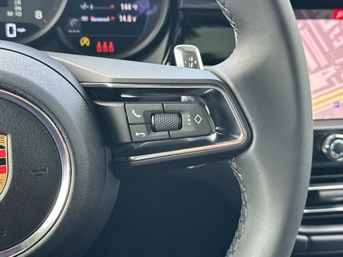 Certified 2025 Porsche Macan AWD/4WD image 28