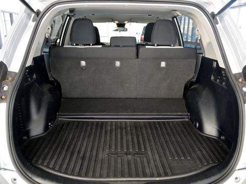 Used 2018 Toyota RAV4 XLE image 29