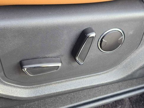 Used 2022 Ford Expedition Platinum image 16