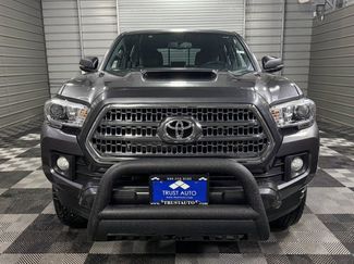 Used 2017 Toyota Tacoma TRD Sport video 3