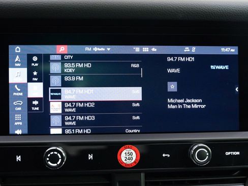 Certified 2025 Porsche Macan image 19