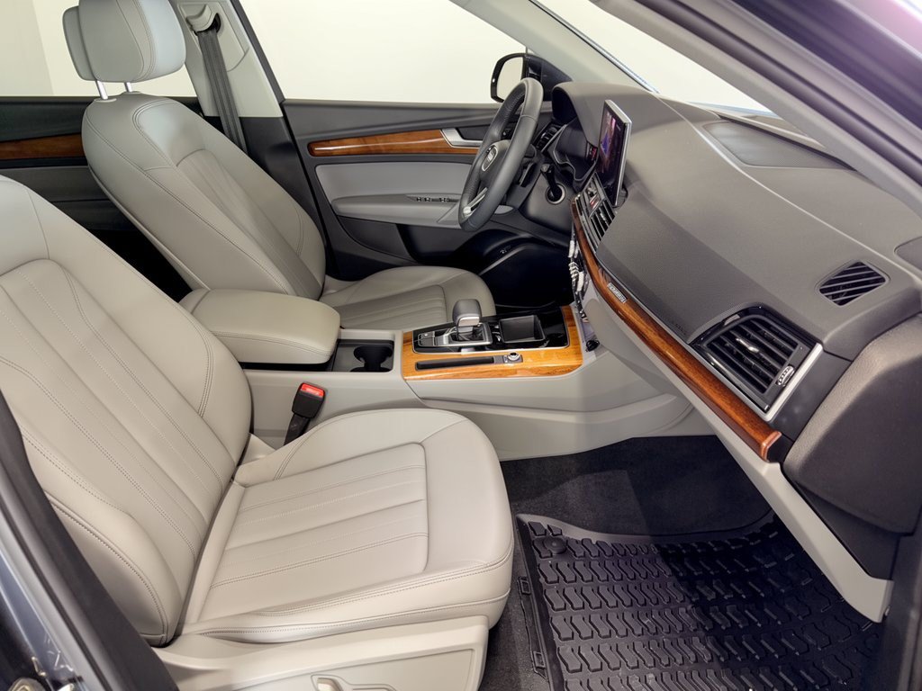 Used 2025 Audi Q5 2.0T Premium AWD/4WD image 30