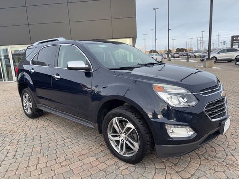 Used 2017 Chevrolet Equinox Premier w/ Enhanced Convenience Package image 3
