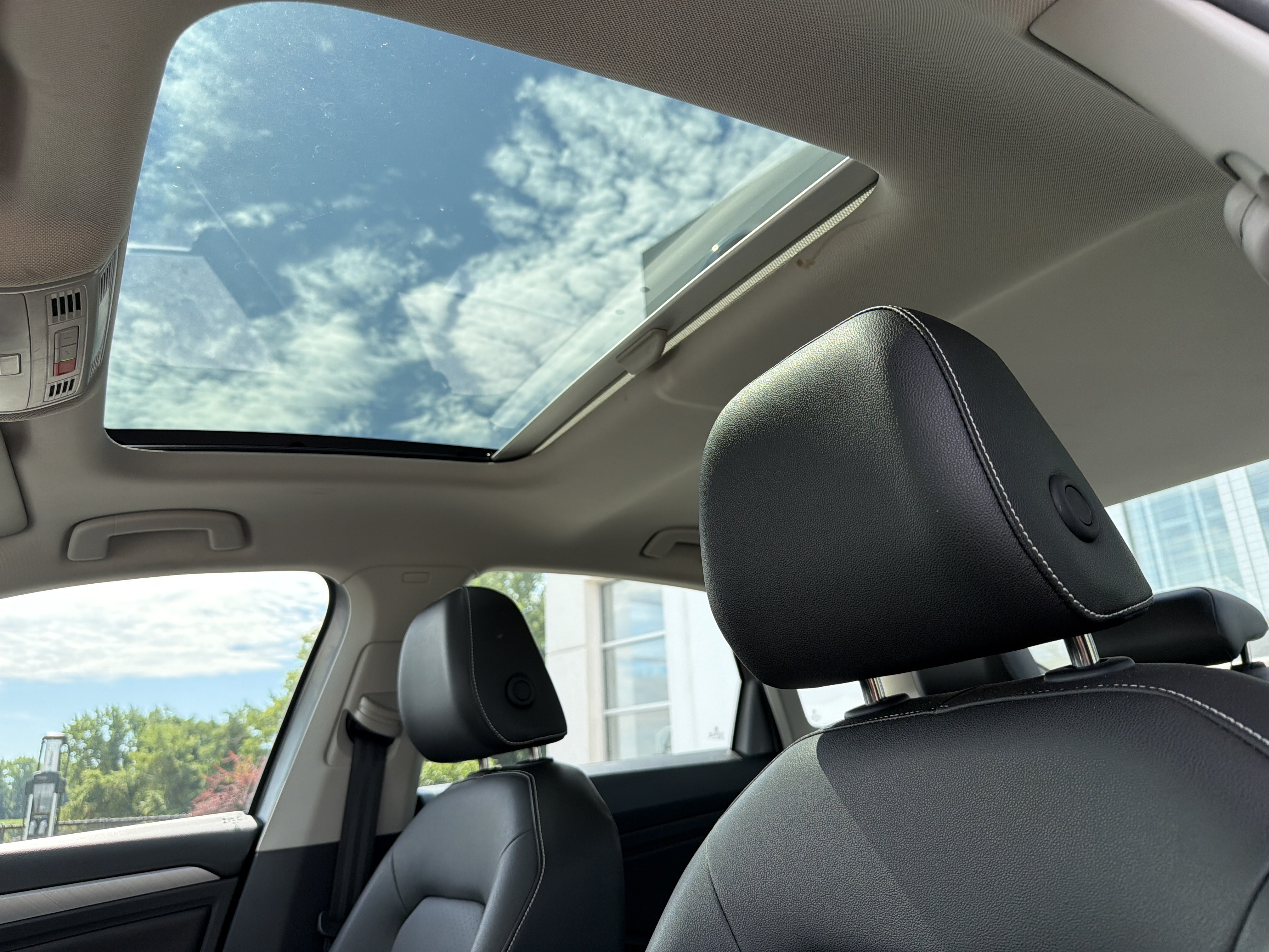 Certified 2024 Volkswagen Jetta SE FWD image 20