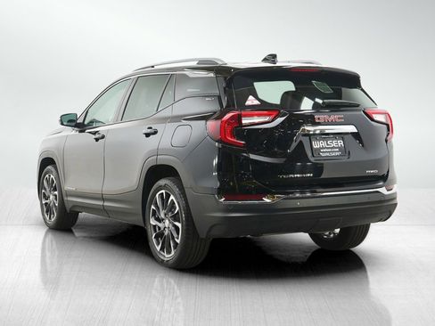 Used 2022 GMC Terrain SLT w/ Infotainment Package II AWD/4WD image 3