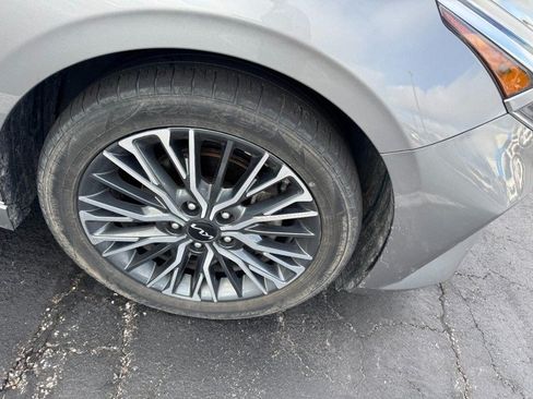 Used 2024 Kia Forte GT-Line w/ GT-Line Premium Package FWD image 5