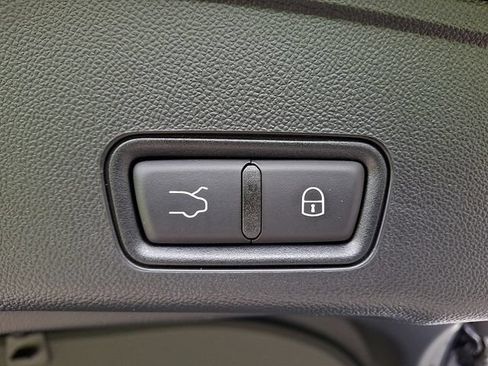 Used 2025 Maserati Grecale Modena AWD/4WD image 29