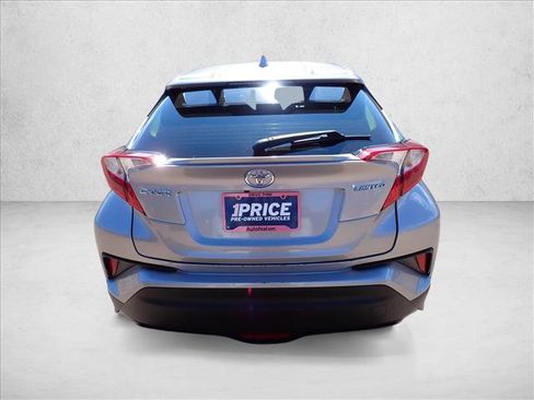 Used 2020 Toyota C-HR Limited FWD image 3