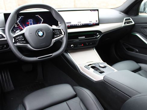 Used 2025 BMW 330i Sedan image 5