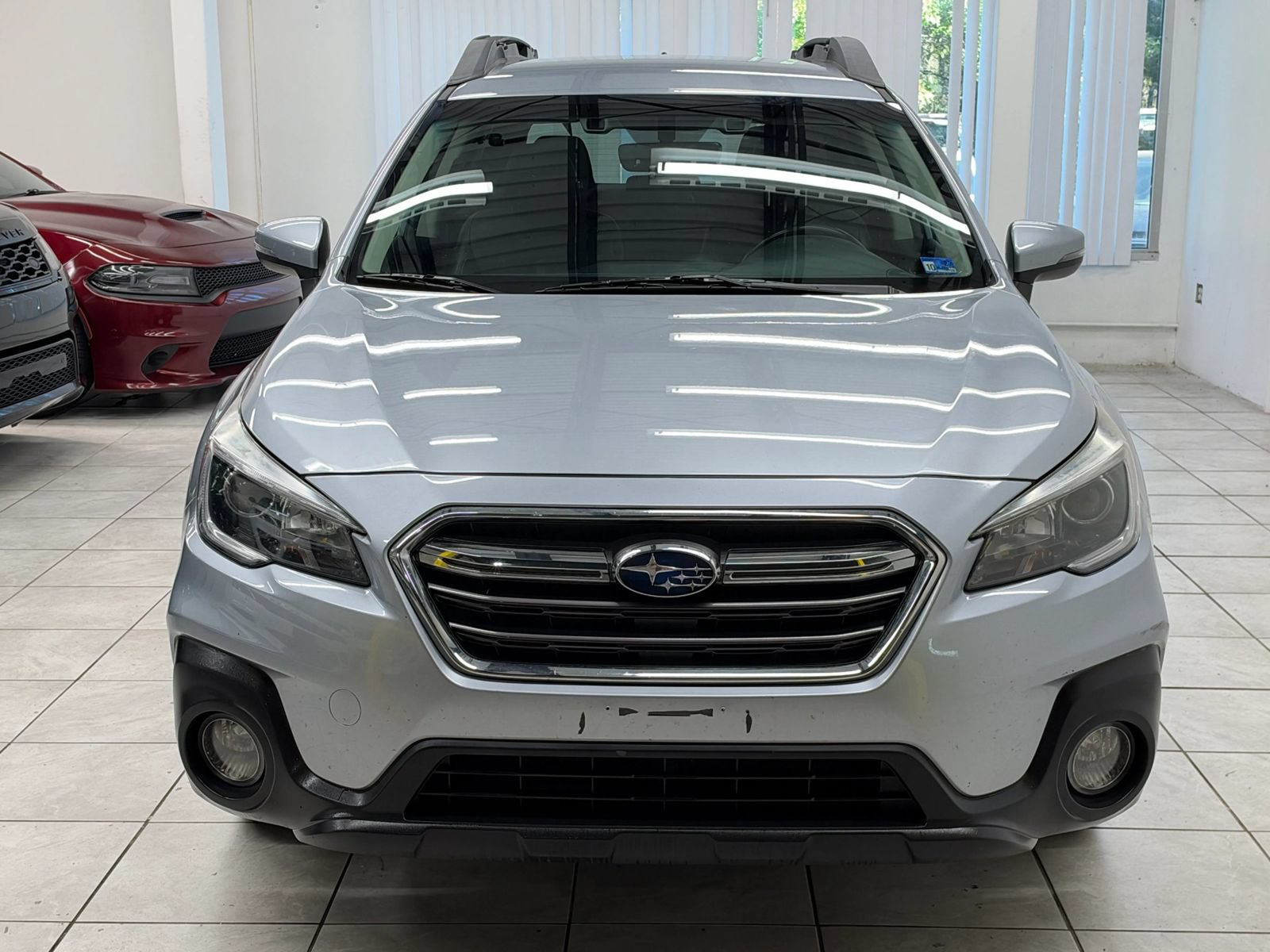 Used 2019 Subaru Outback 2.5i Limited AWD/4WD image 2