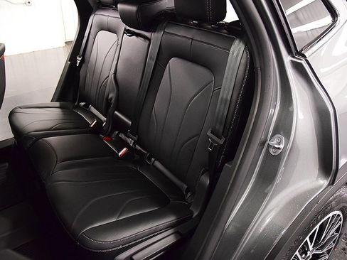 New 2025 Ford Escape SE w/ PHEV Premium Package image 32