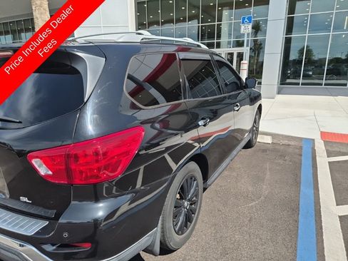 Used 2020 Nissan Pathfinder SL w/ Cargo Package FWD image 3