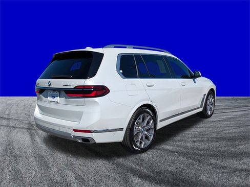 Used 2023 BMW X7 xDrive40i w/ Premium Package image 4