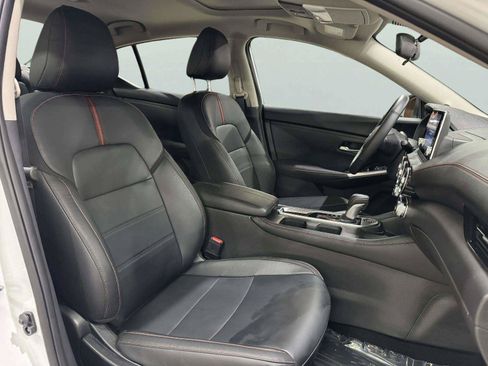 Used 2025 Nissan Sentra SR w/ SR Premium Package FWD image 33